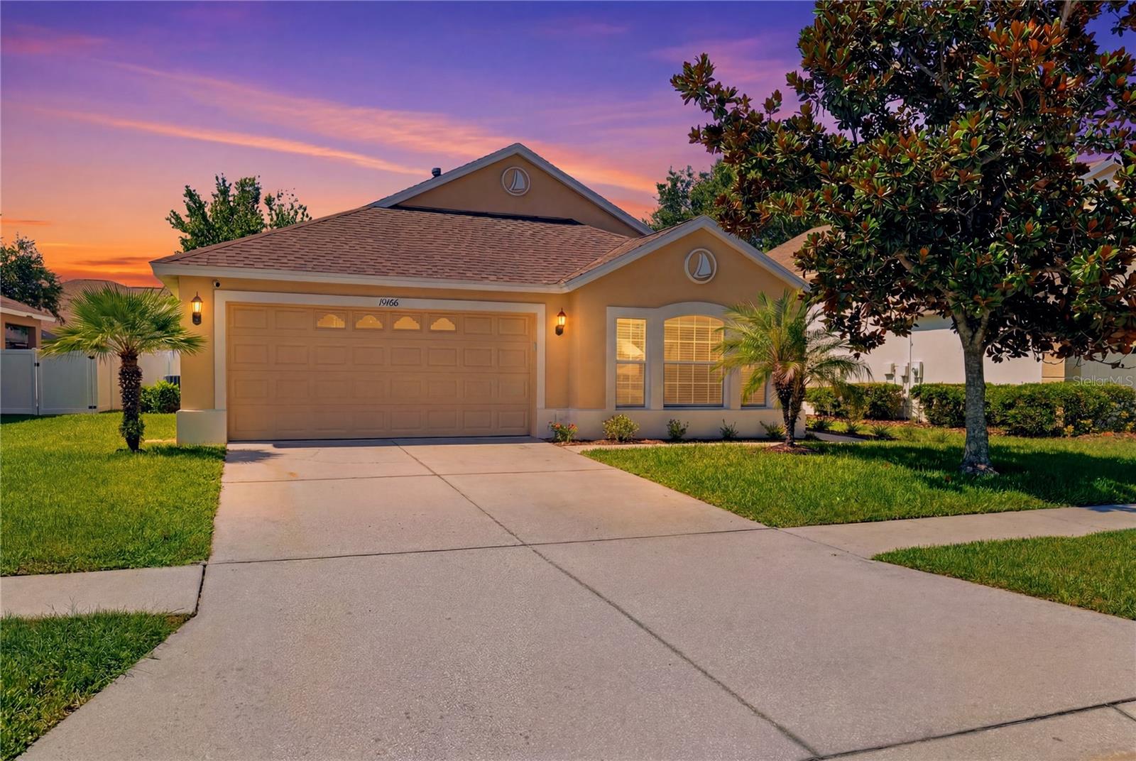 19406 Sunset Bay Dr, Land O Lakes, FL 34638