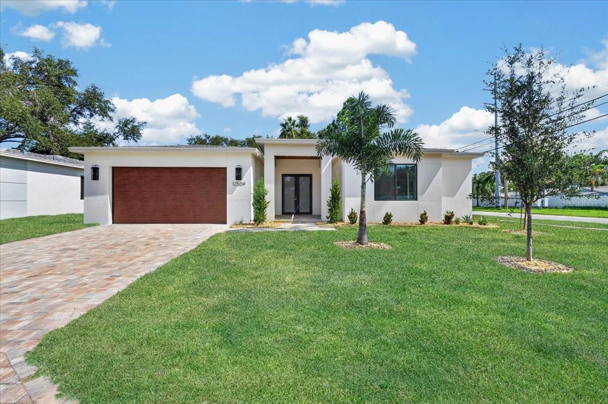 12509 83 Ave, Seminole, FL 33776 photo
