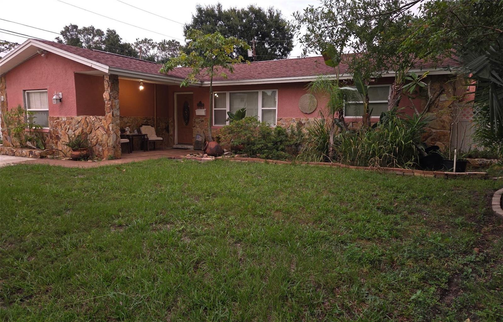 8665 Mockingbird Ln, Seminole, FL 33777 photo
