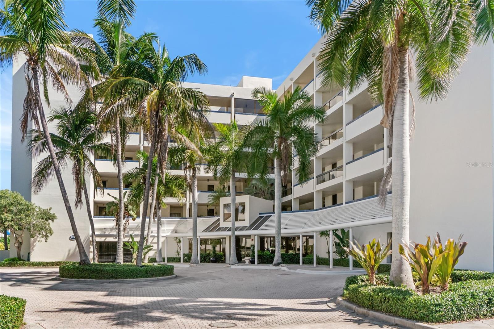 1932 Harbourside Dr, Longboat Key, FL 34228