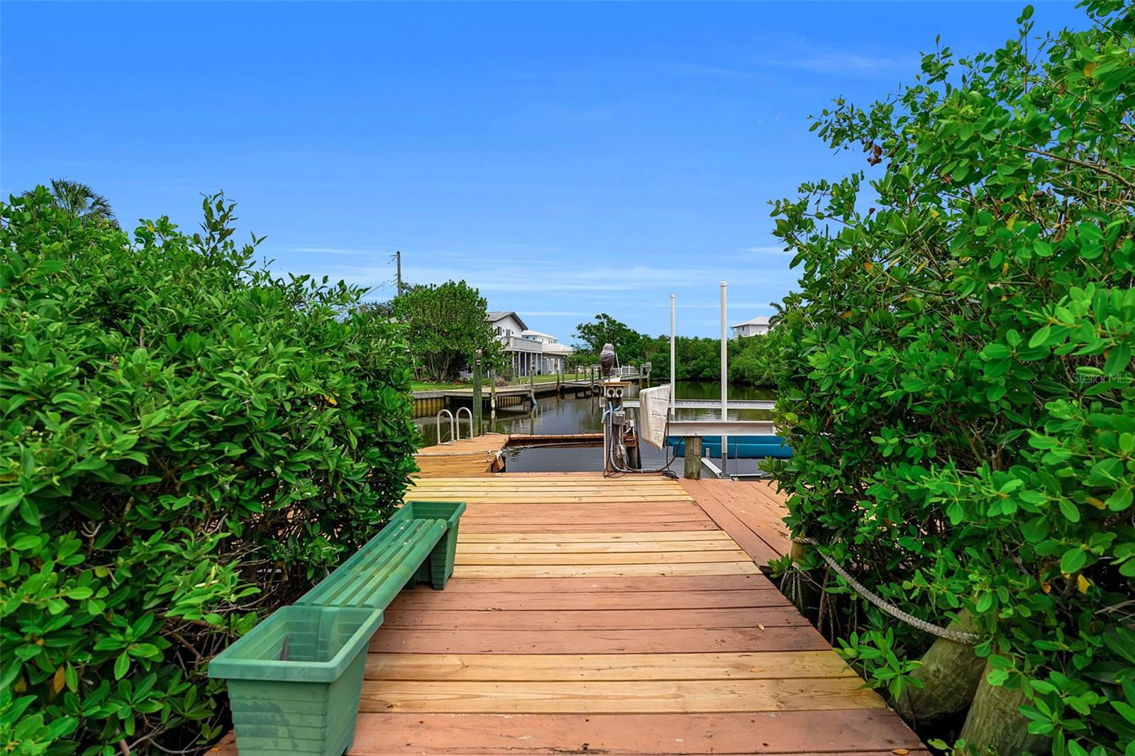 332 Shore Dr, Ellenton, FL 34222 photo
