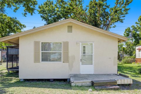 Single Family Residence in NOKOMIS FL 409 OLIVE AVENUE 5.jpg