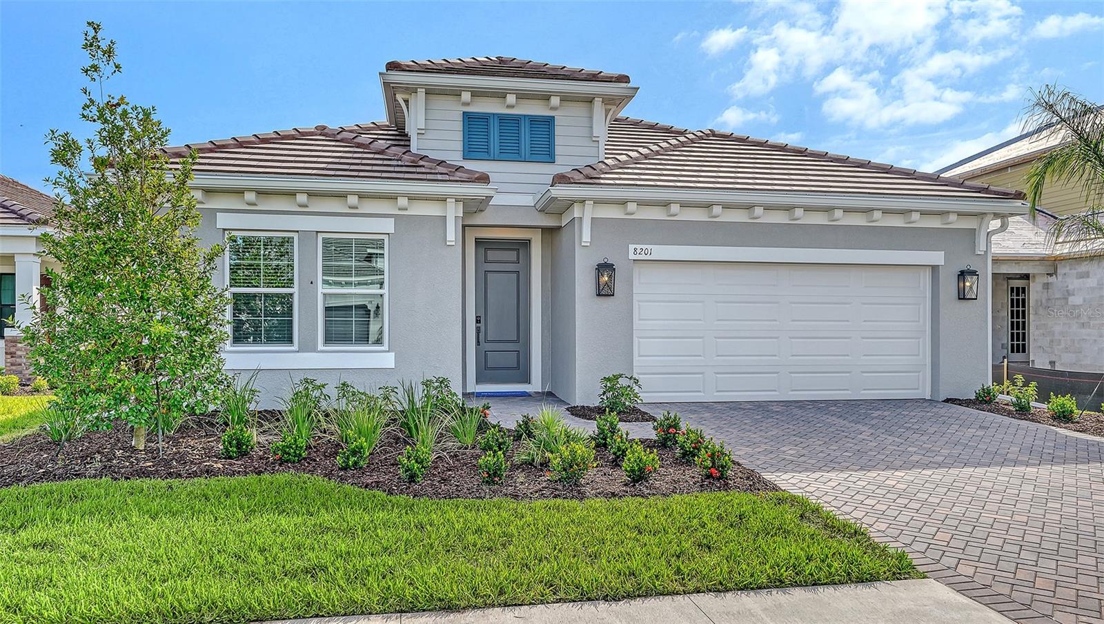 8201 Scarletbush Dr, Sarasota, FL 34240