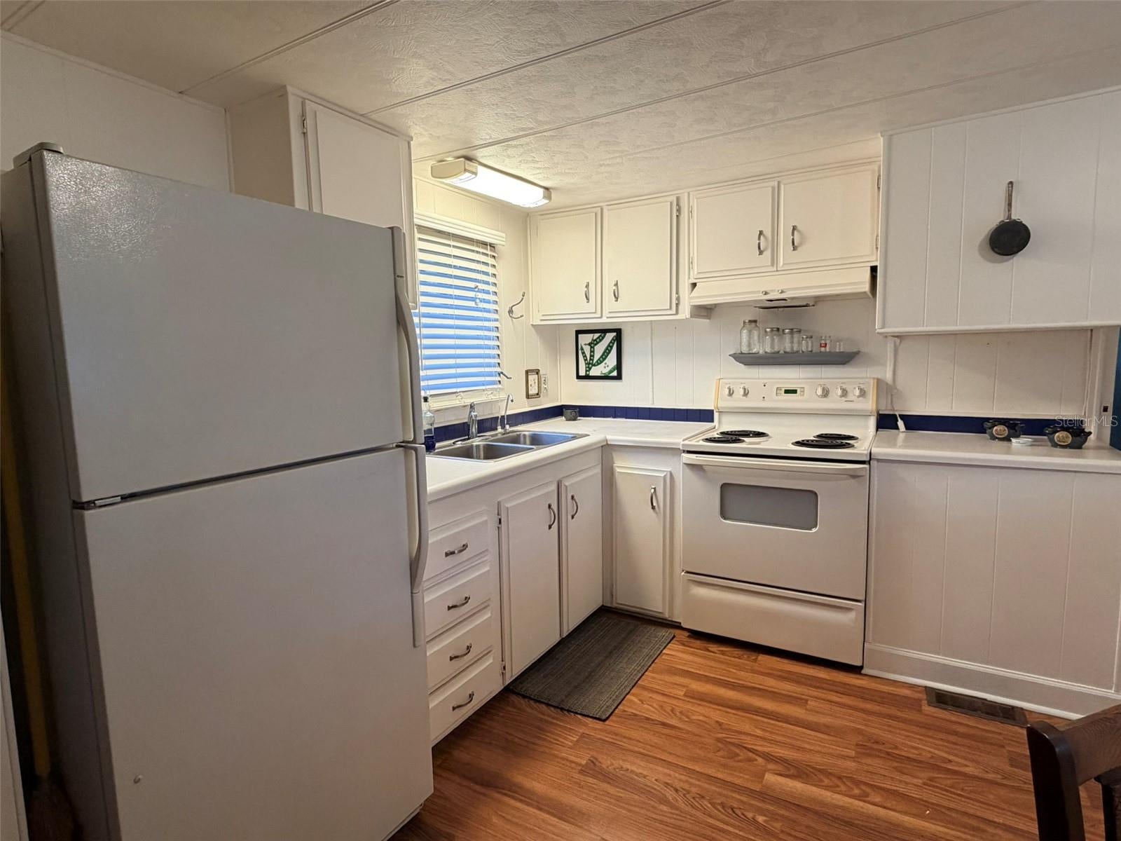 2248 CA D Oro Dr, Sarasota, FL 34238 photo