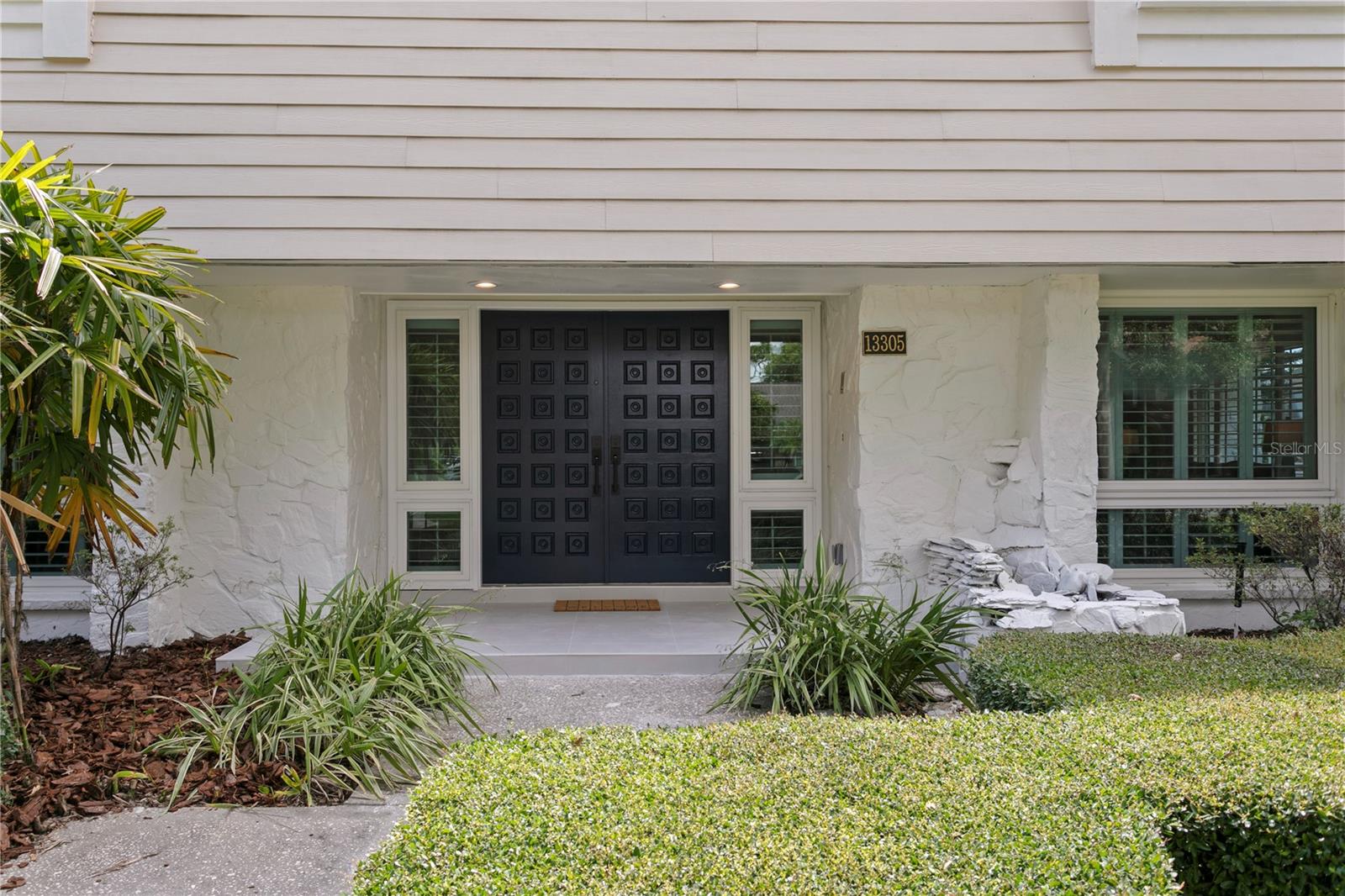 13305 Golf Crest Cir, Tampa, FL 33618 photo