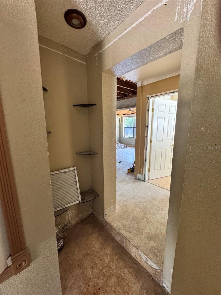 651 69 Ave, Saint Petersburg, FL 33705 photo