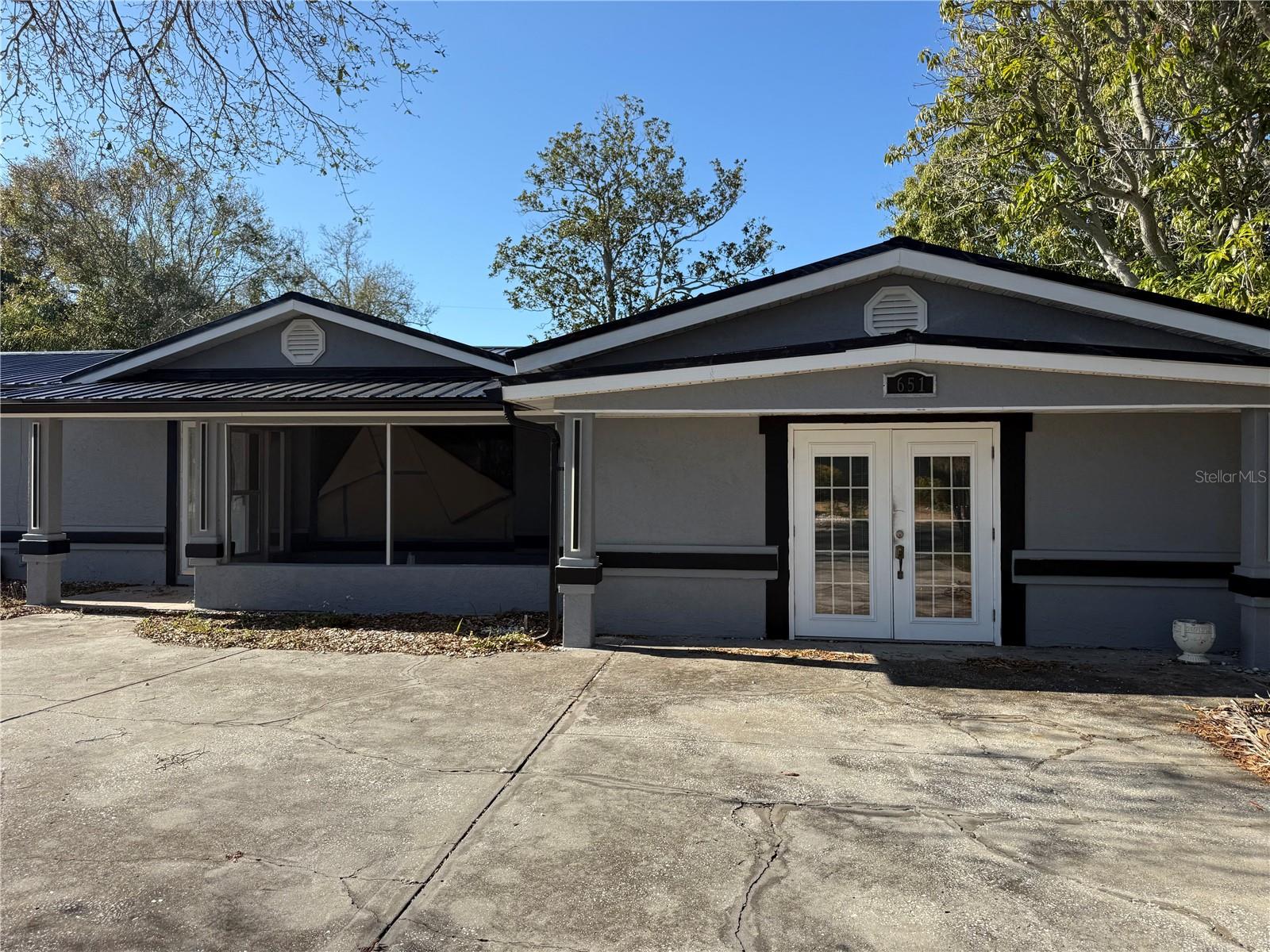 651 69 Ave, Saint Petersburg, FL 33705 photo