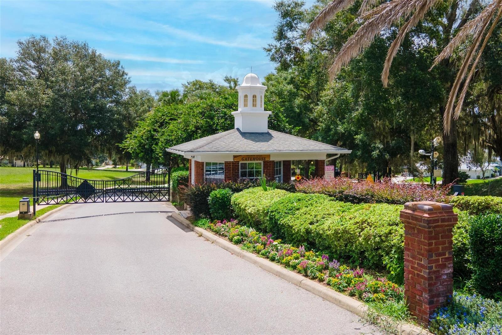 6115 Landing Blvd, Lady Lake, FL 32159 photo