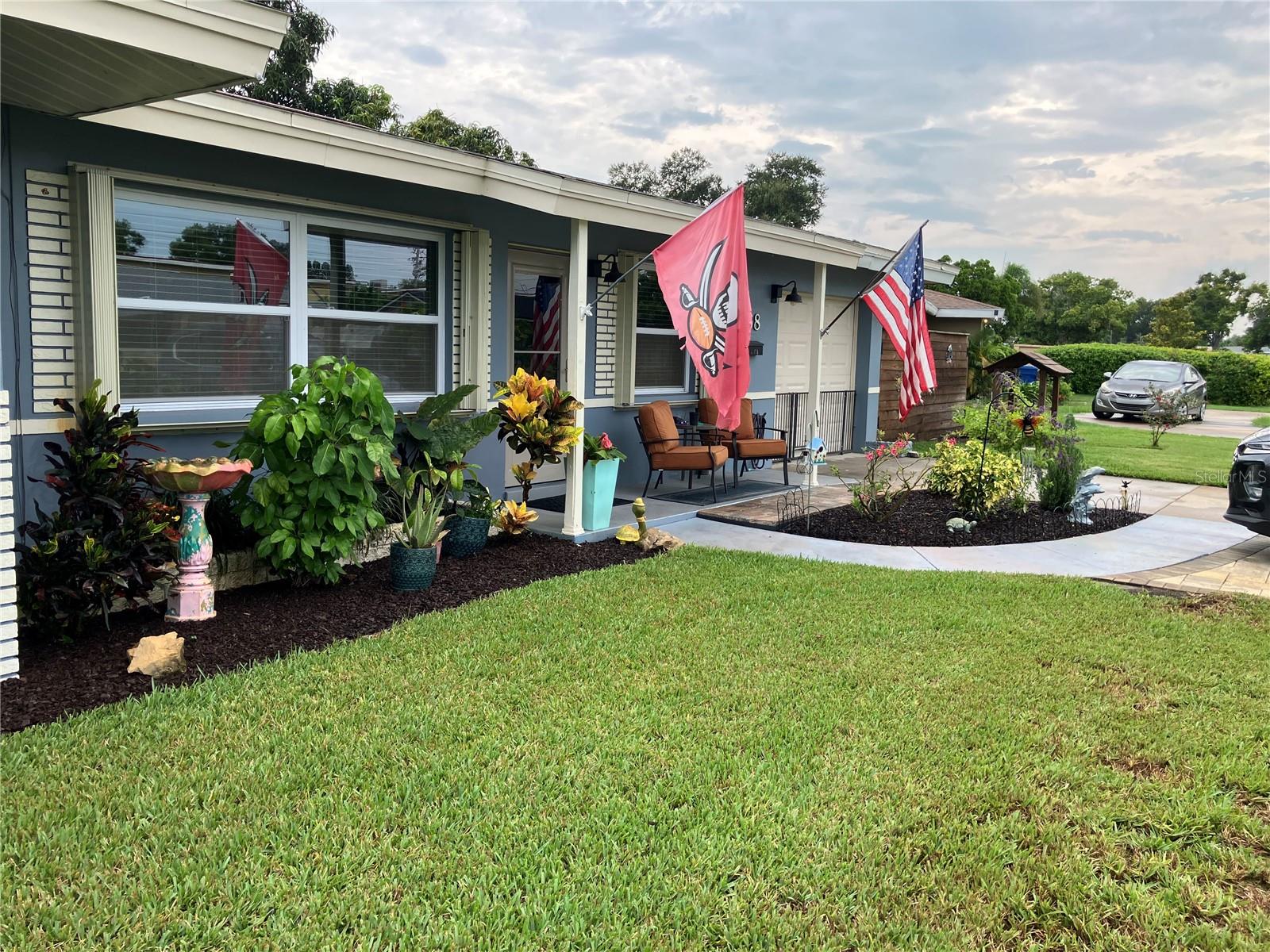 968 62 Pl, Saint Petersburg, FL 33705 photo