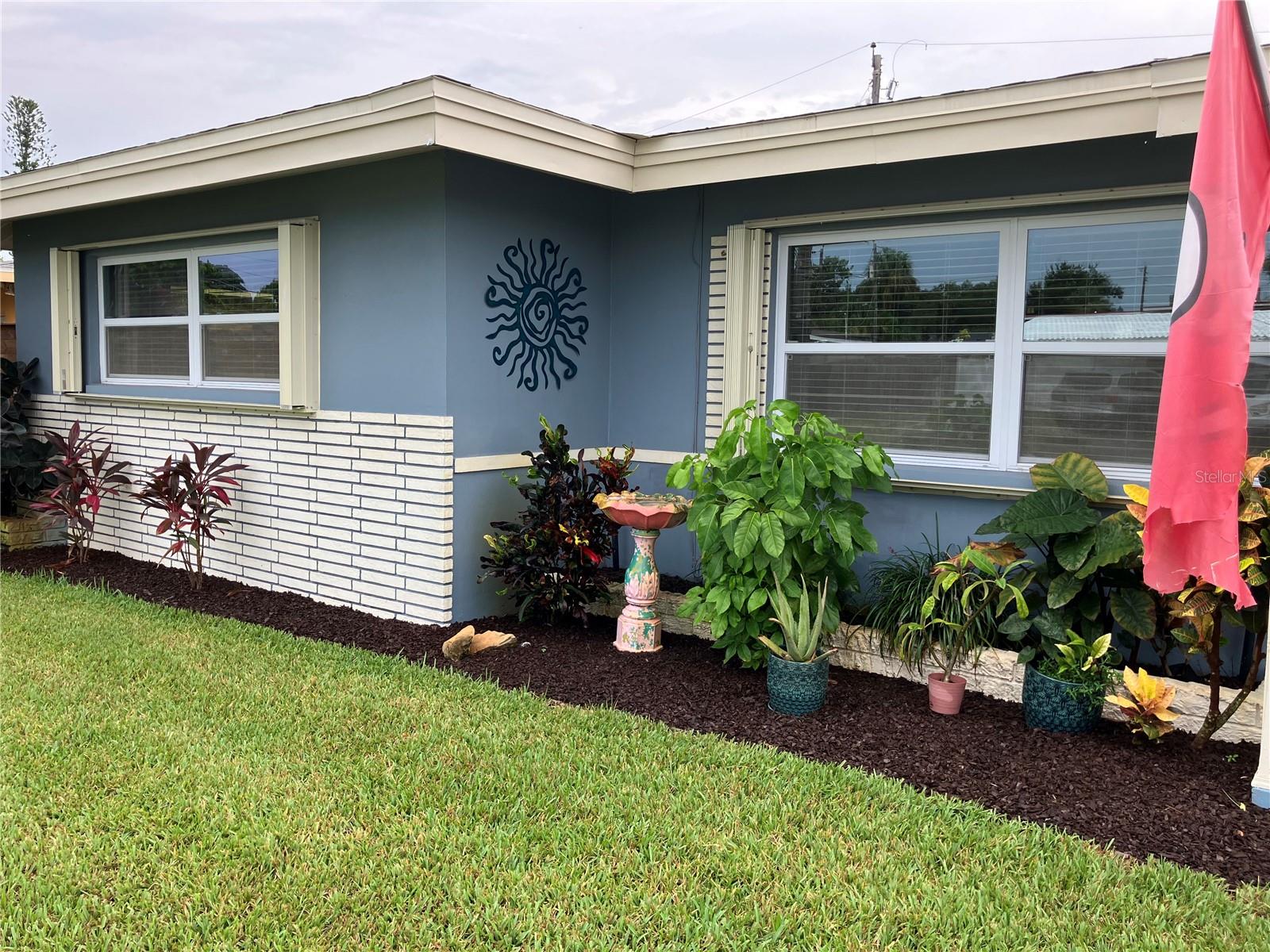 968 62 Pl, Saint Petersburg, FL 33705 photo
