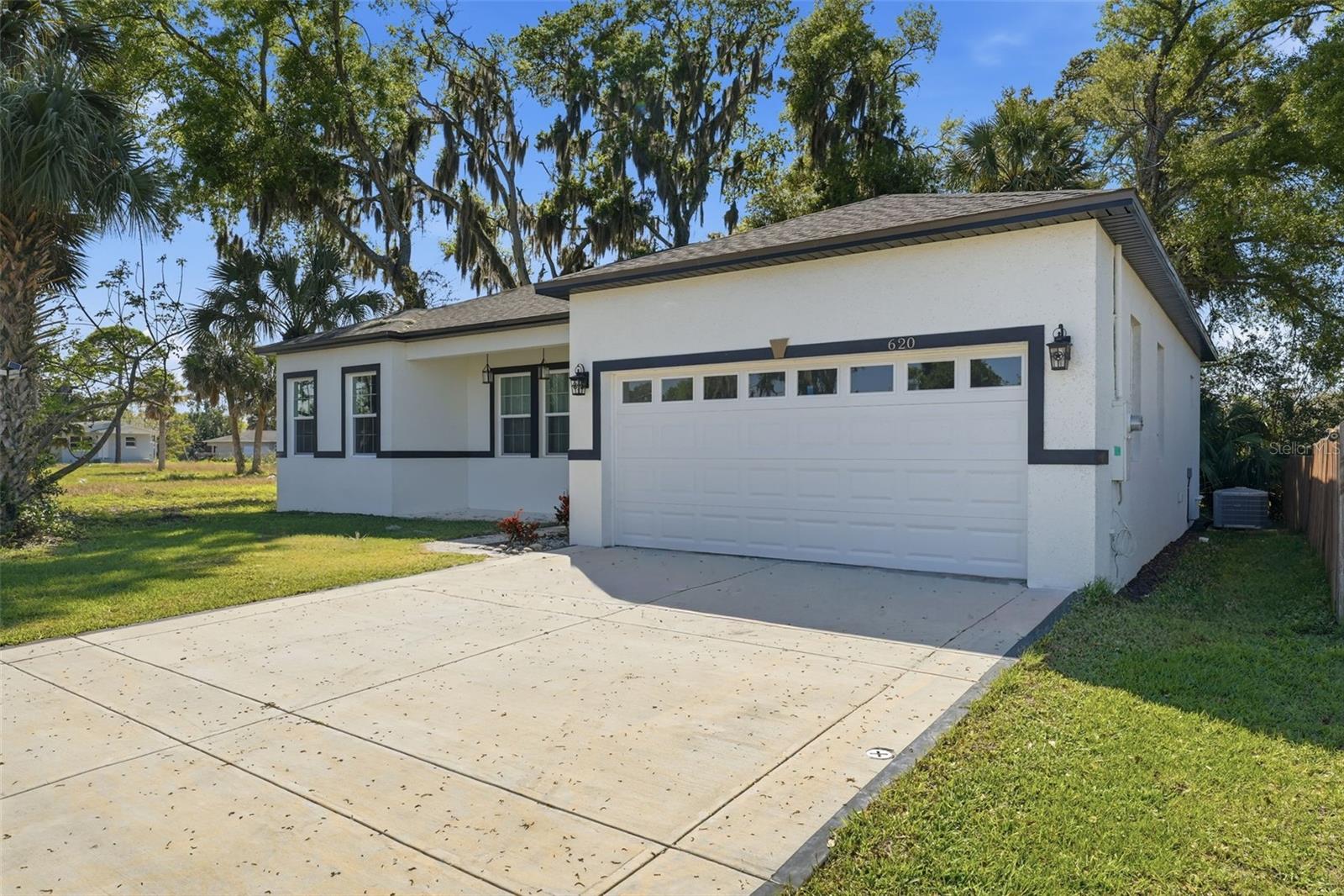 620 Titcomb St, Eustis, FL 32726 photo