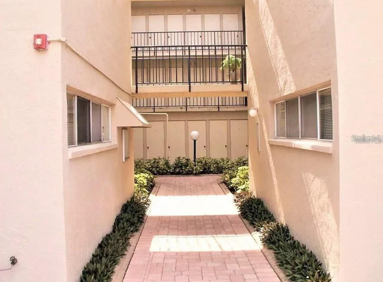 2763 Woodgate Ln, Sarasota, FL 34231