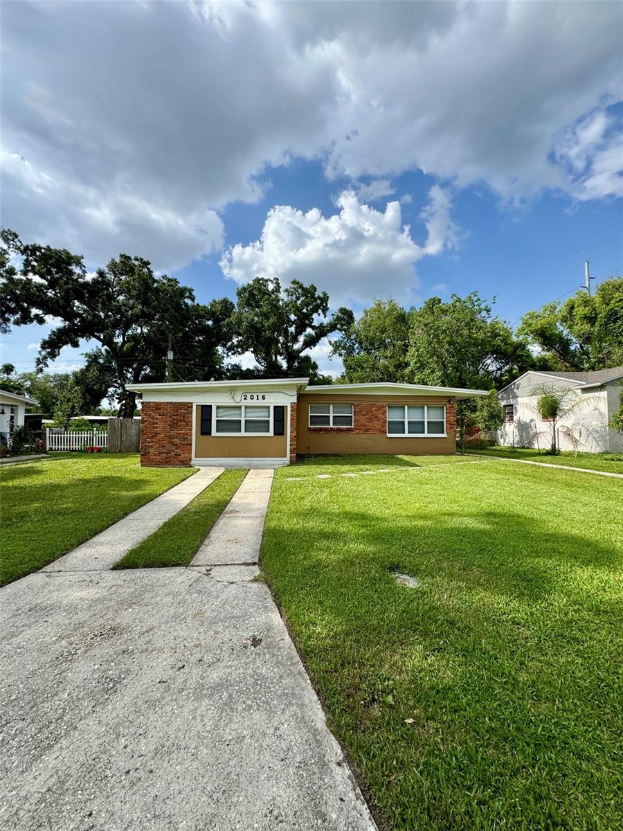 2016 Crenshaw St, Tampa, FL 33610
