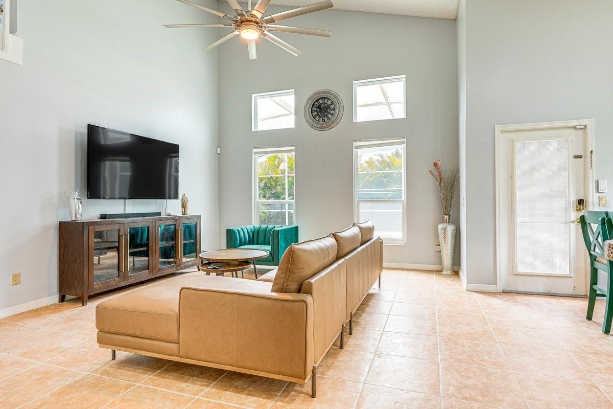418 Riggs Cir, Davenport, FL 33897 photo