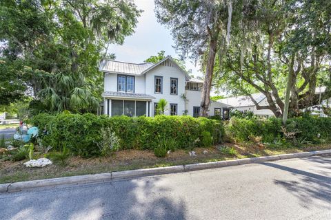 Single Family Residence in GAINESVILLE FL 562 NE 2ND AVENUE.jpg