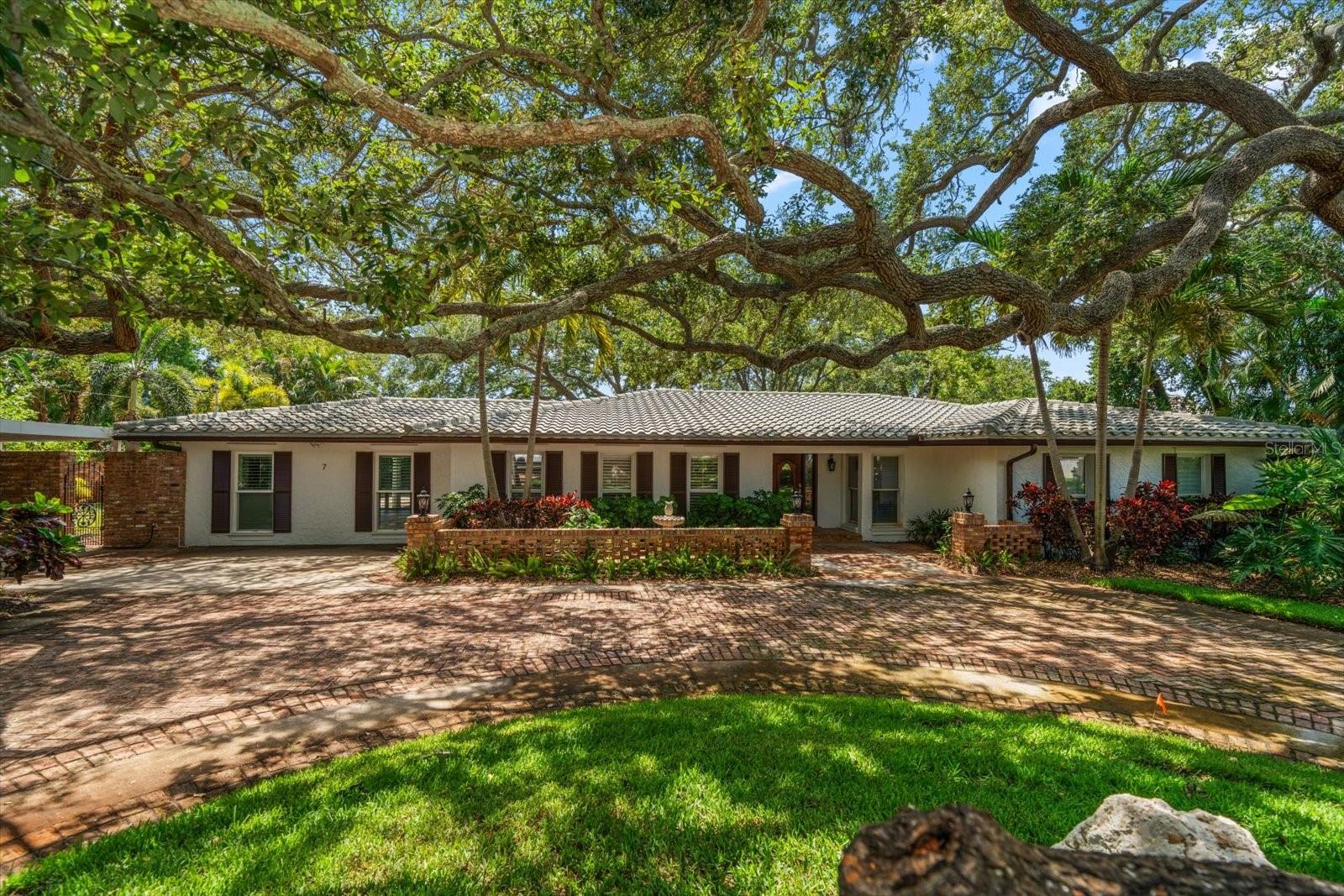 7 Rosery Ln, Belleair, FL 33756 photo