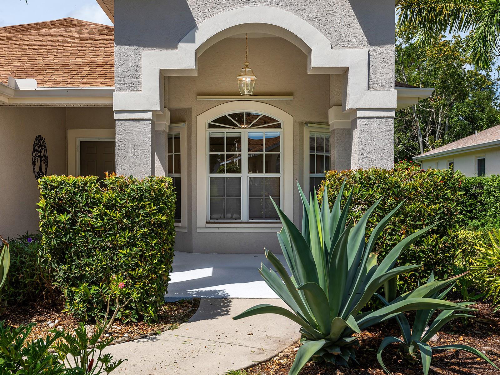 7326 Eleanor Cir, Sarasota, FL 34243 photo
