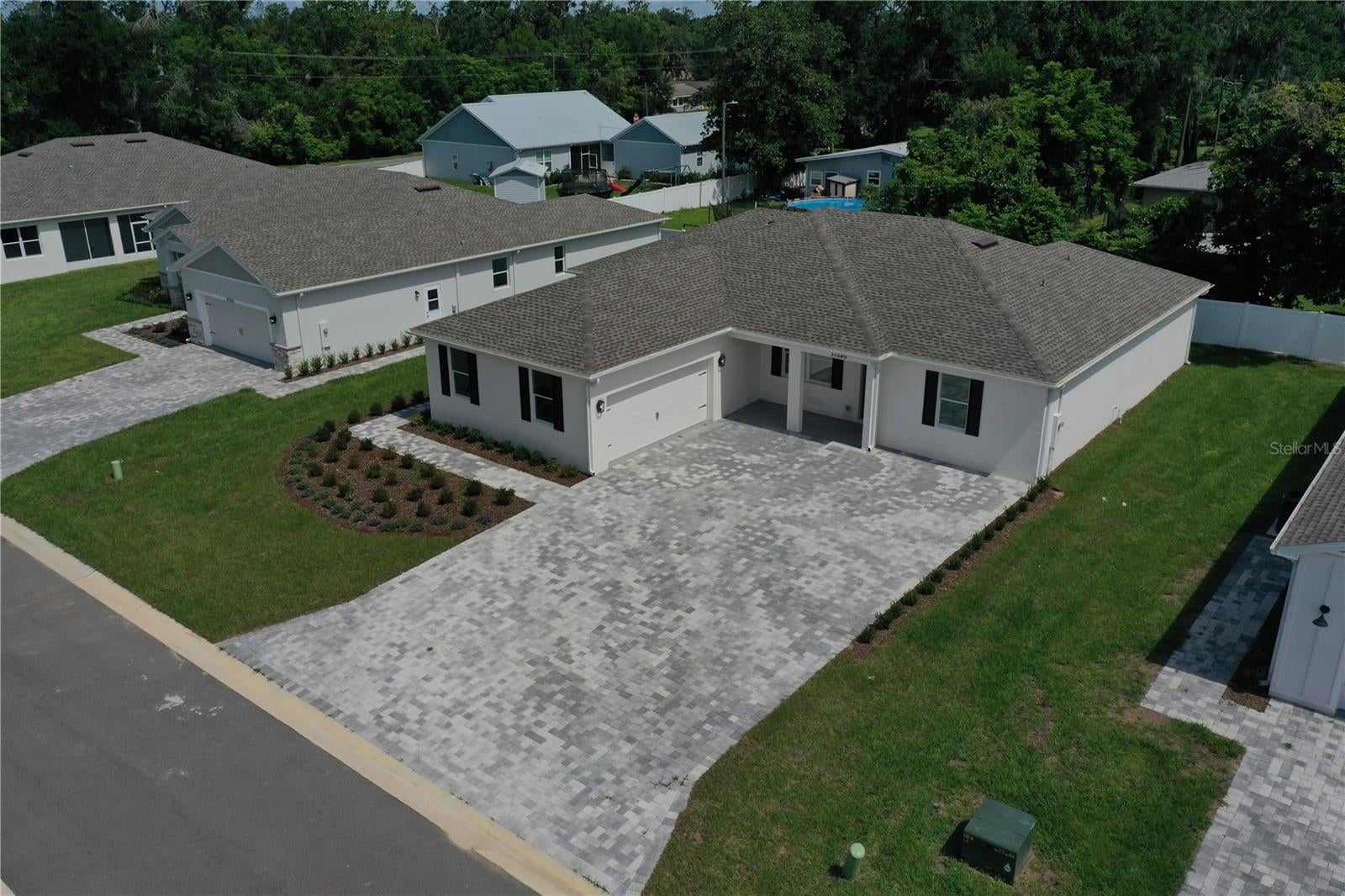 37549 Teri Ct, Dade City, FL 33525 photo