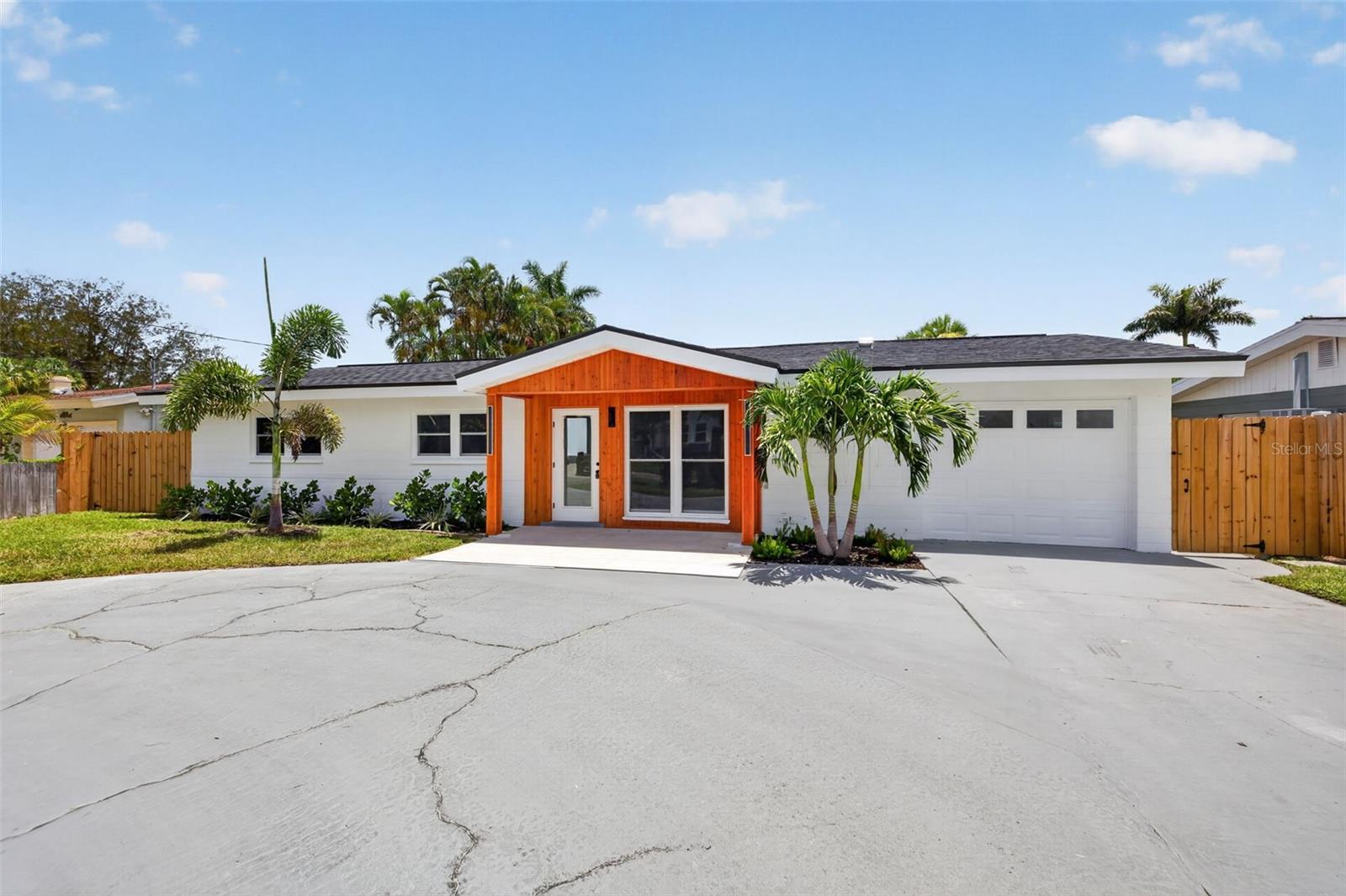 1524 Carson Cir, Saint Petersburg, FL 33703 photo