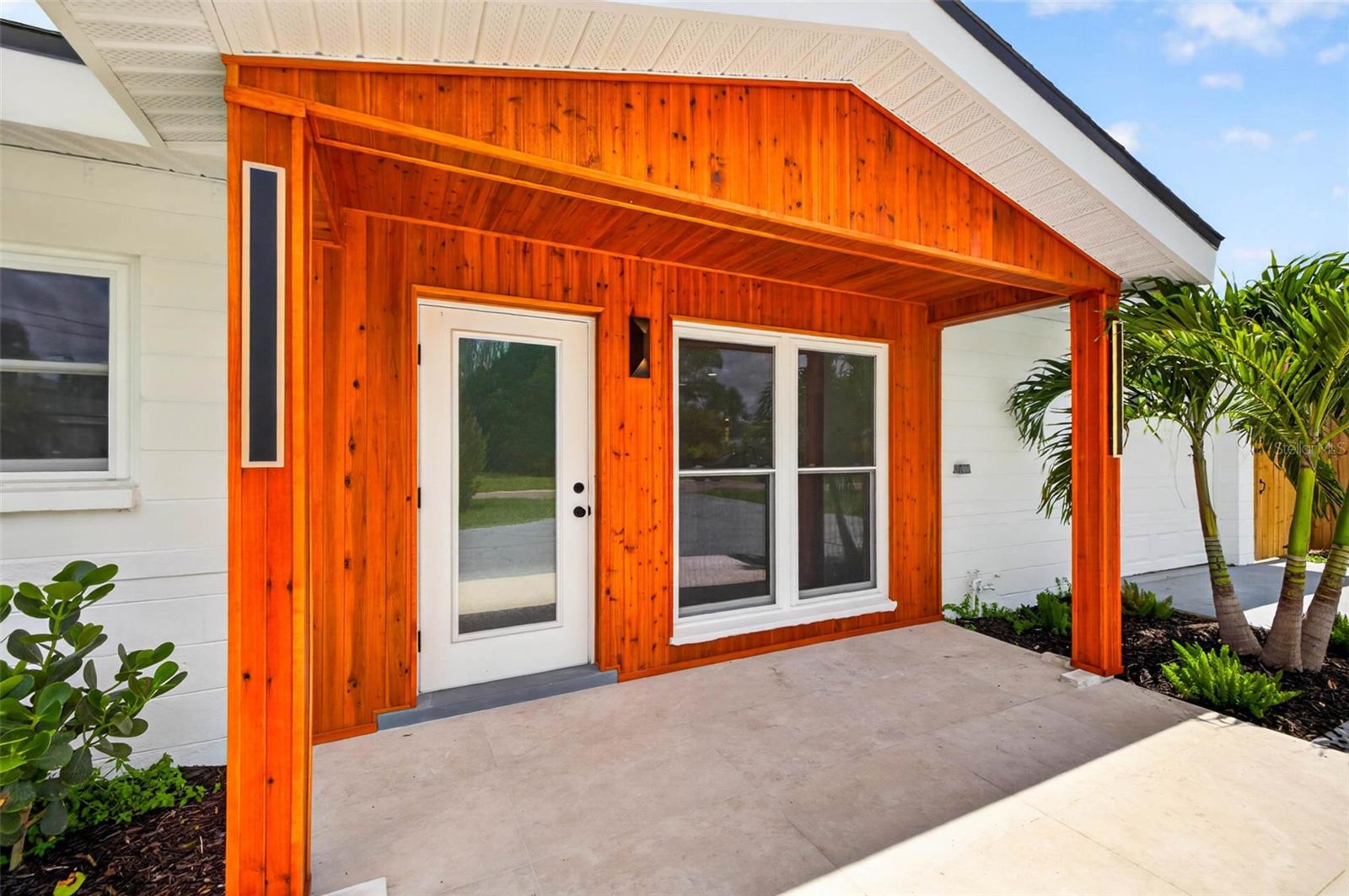 1524 Carson Cir, Saint Petersburg, FL 33703