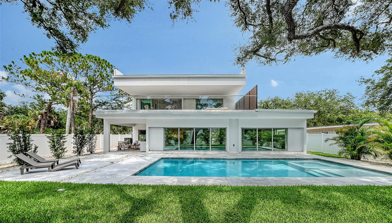 2050 Euclid Terrace, Sarasota, FL 34239 photo