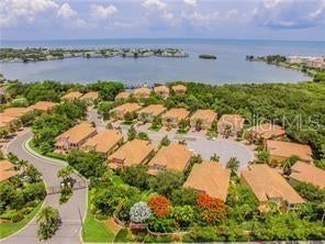 184 Banyan Bay Dr, Saint Petersburg, FL 33705 photo