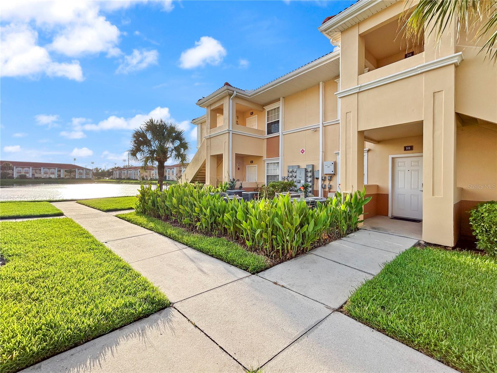 1025 Villagio Cir #101, Sarasota, FL 34237 photo