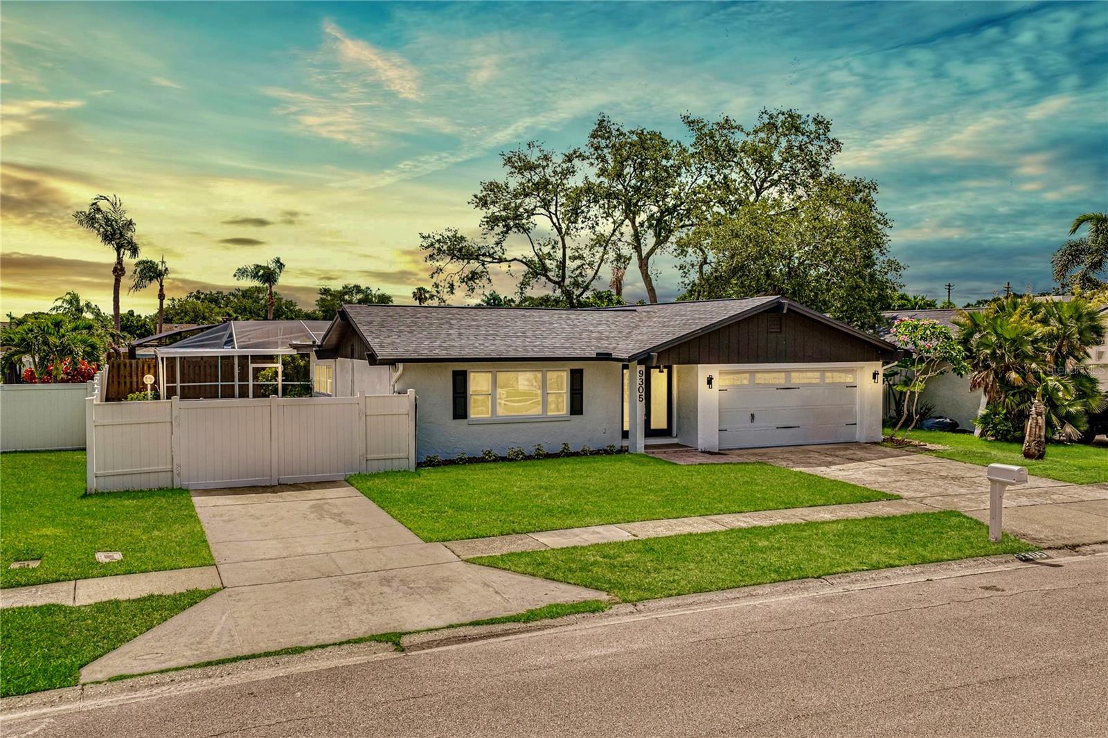 9305 120 Ln, Seminole, FL 33772