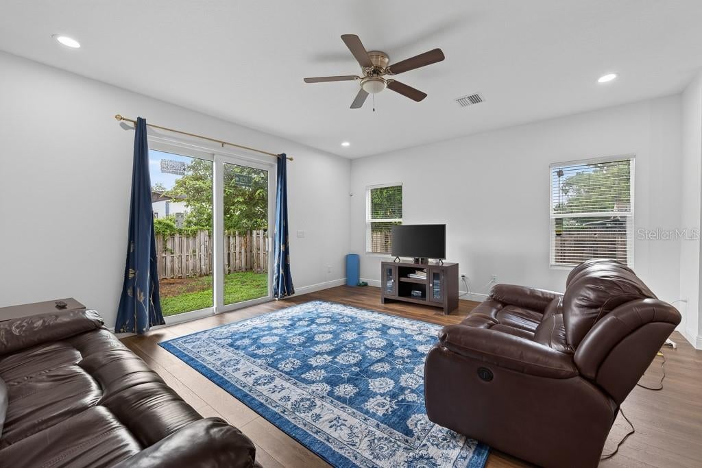 8118 N Semmes St, Tampa, FL 33604 photo