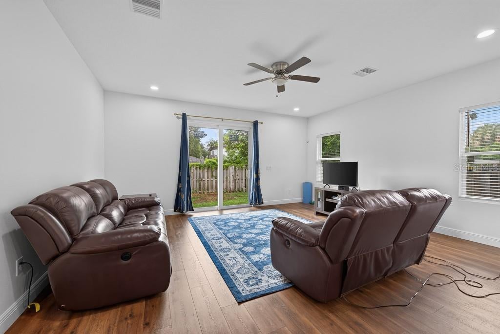 8118 N Semmes St, Tampa, FL 33604 photo
