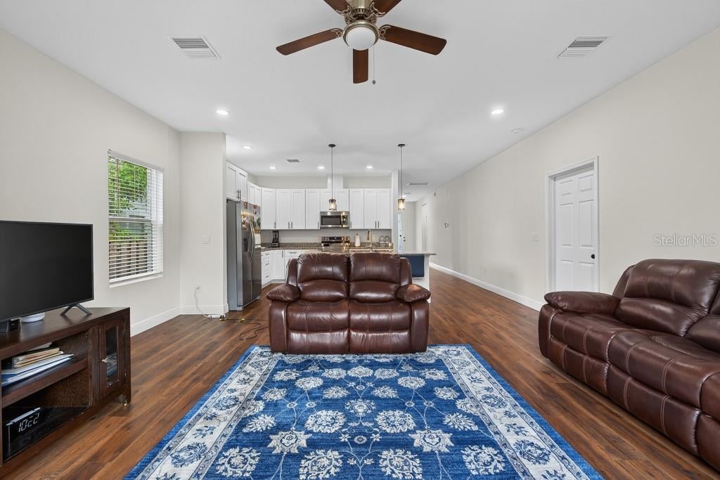 8118 N Semmes St, Tampa, FL 33604 photo