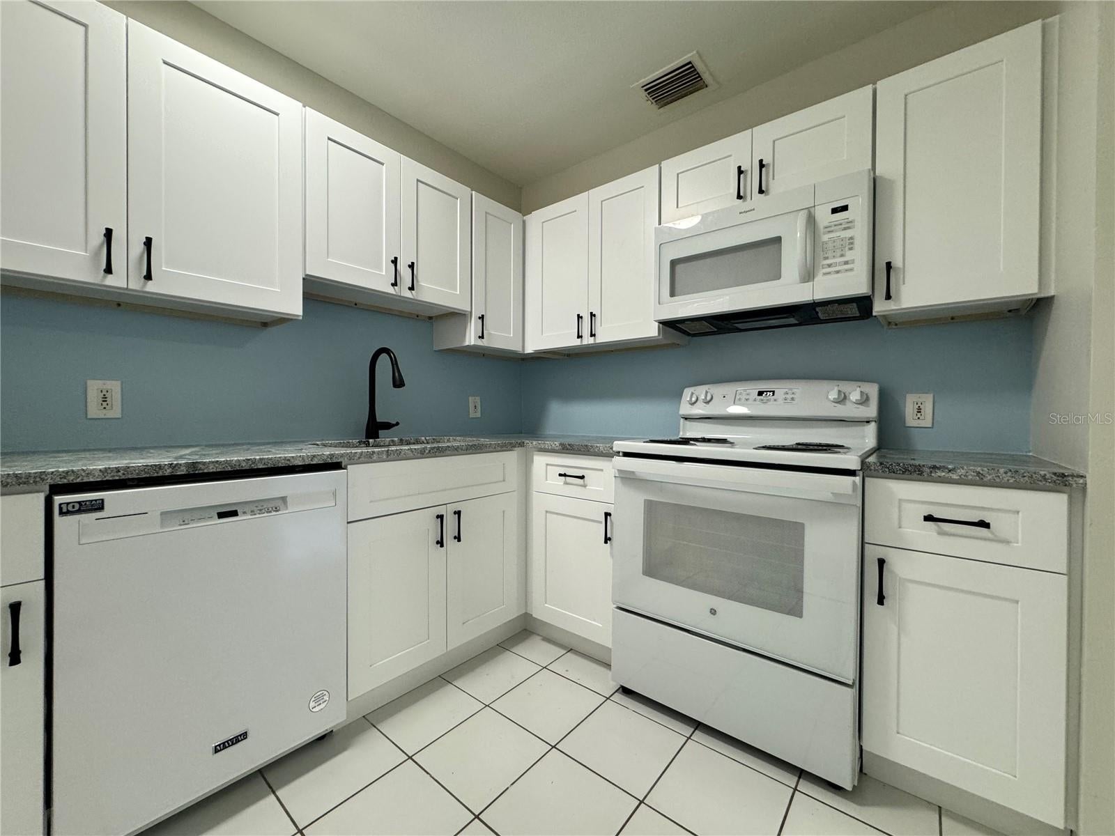 260 20 Ave, Saint Petersburg, FL 33705 photo
