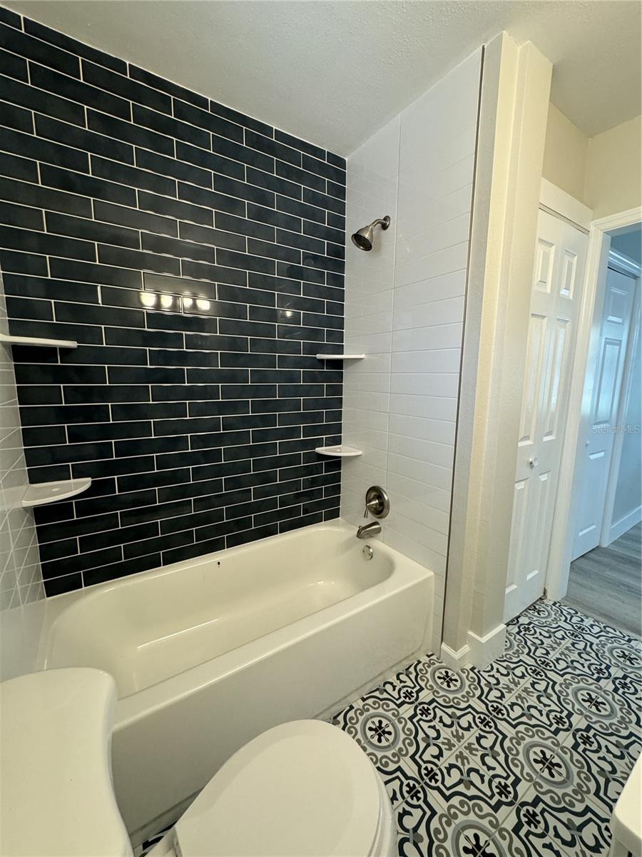 260 20 Ave, Saint Petersburg, FL 33705 photo