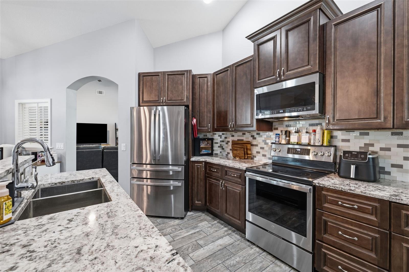 12020 Running Fox Cir, Riverview, FL 33569 photo