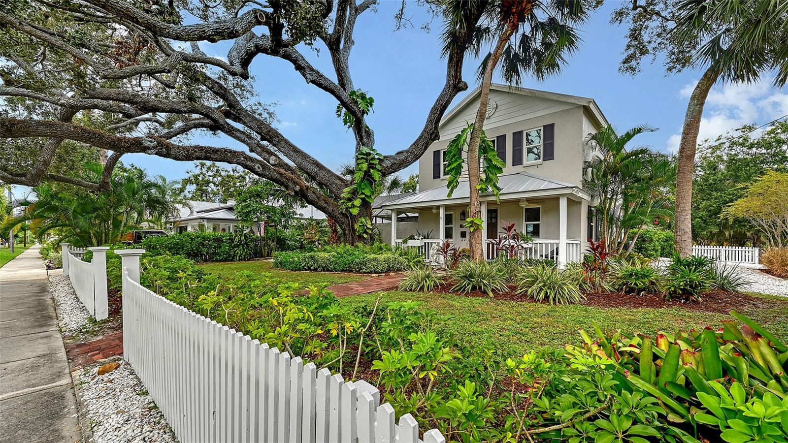 1685 6 St, Sarasota, FL 34236 photo