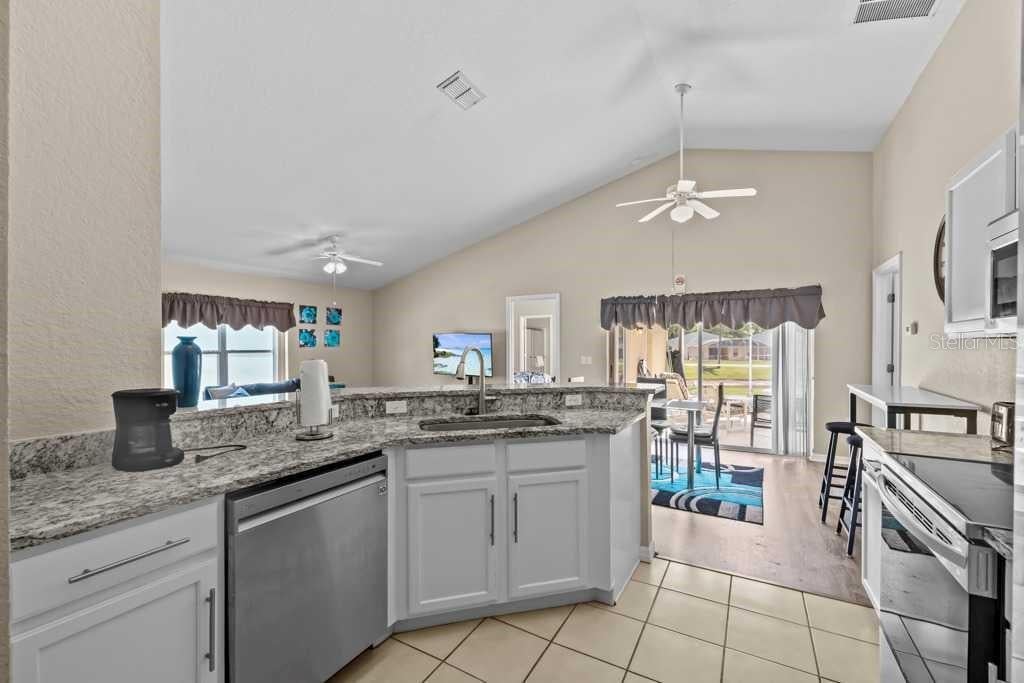 641 Reserve Dr, Davenport, FL 33896 photo