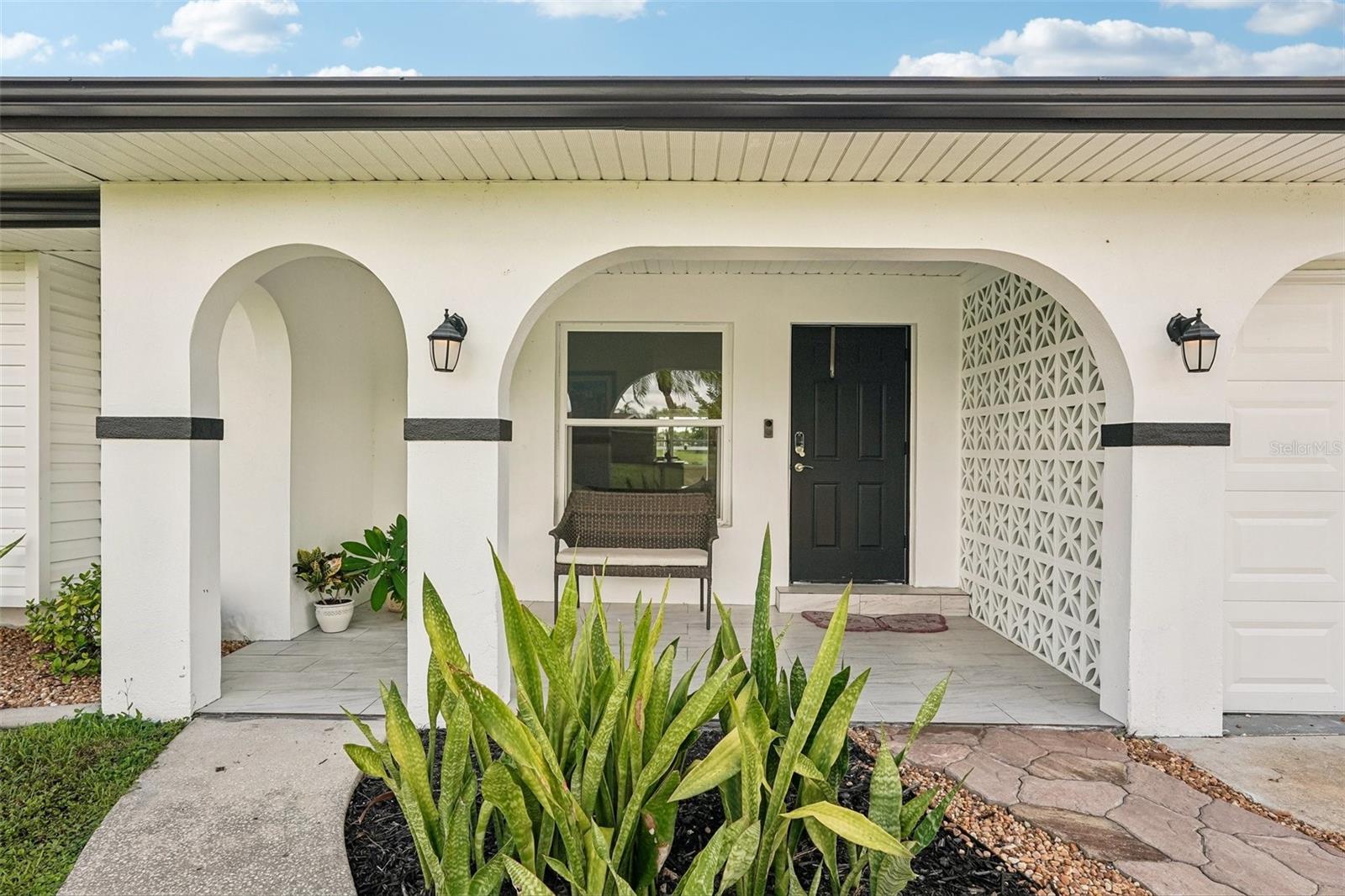 289 W Tarpon Blvd, Port Charlotte, FL 33952 photo