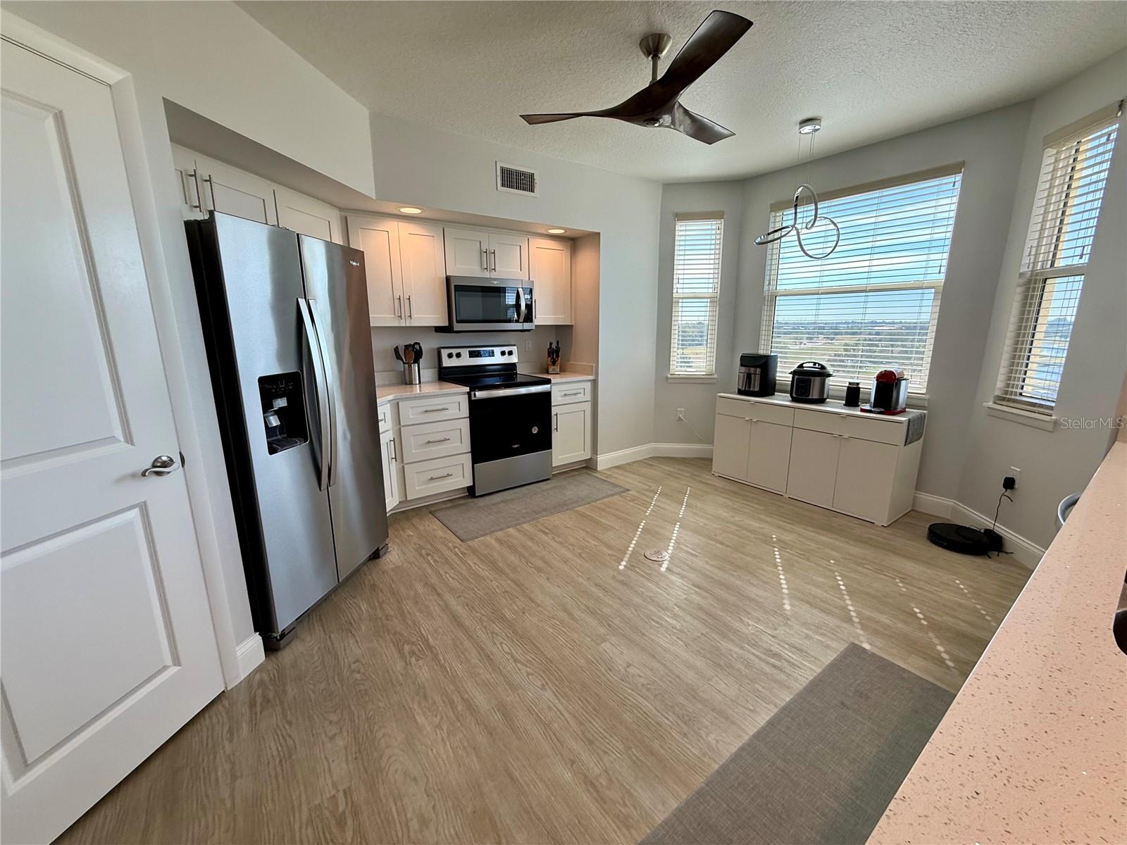 960 Starkey Rd #10501, Largo, FL 33771 photo
