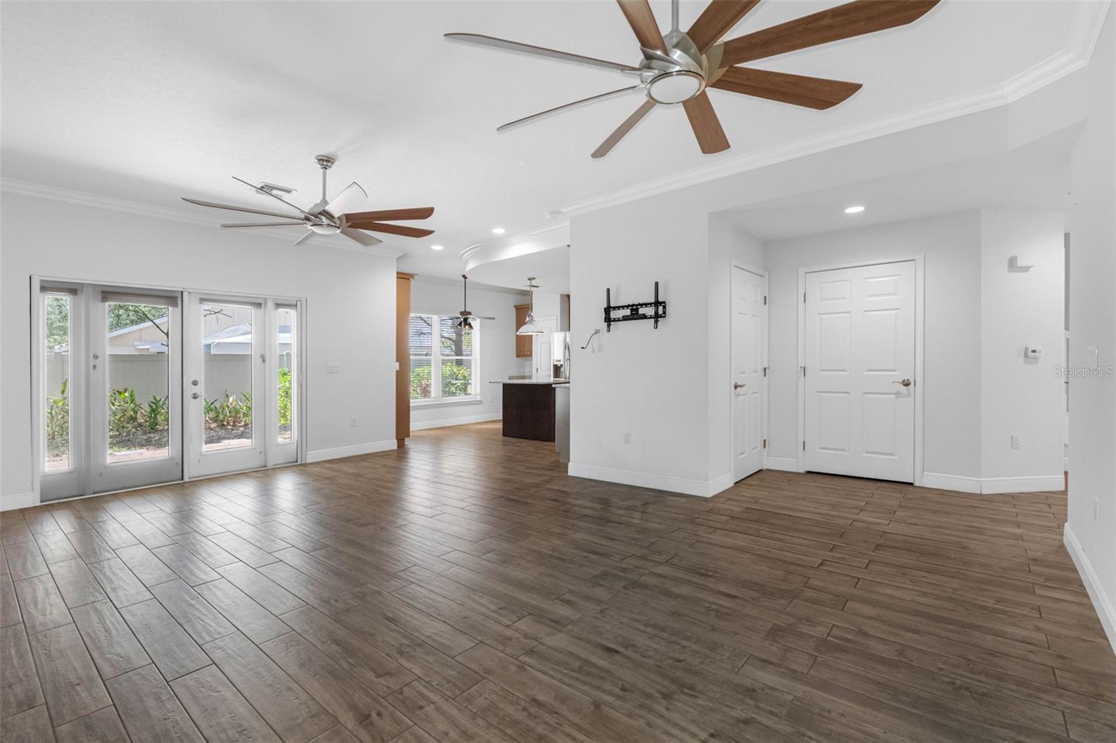 763 Date Palm Ln, Saint Petersburg, FL 33707 photo