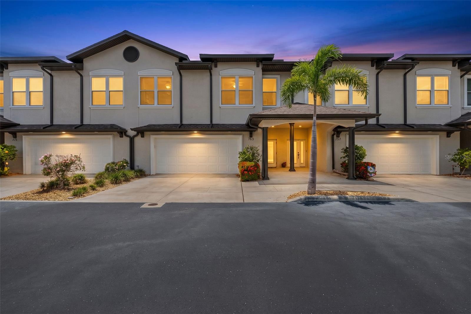 763 Date Palm Ln, Saint Petersburg, FL 33707