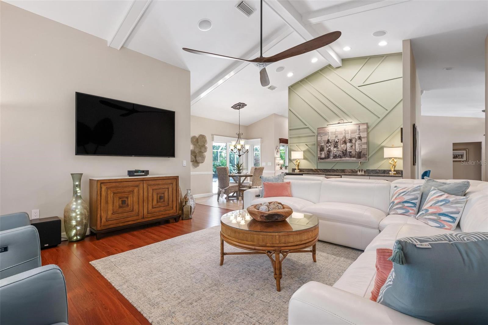 512 Warwick Dr, Venice, FL 34293 photo