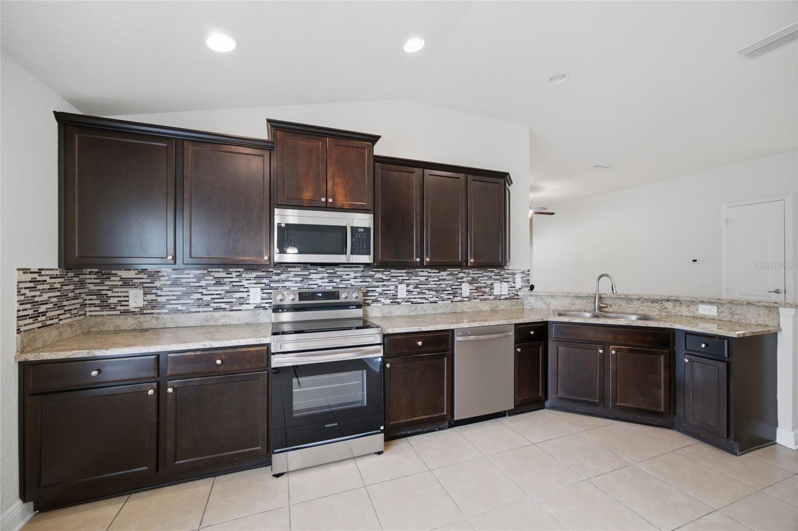 3 Diamond Cove Ct, Ocala, FL 34472 photo