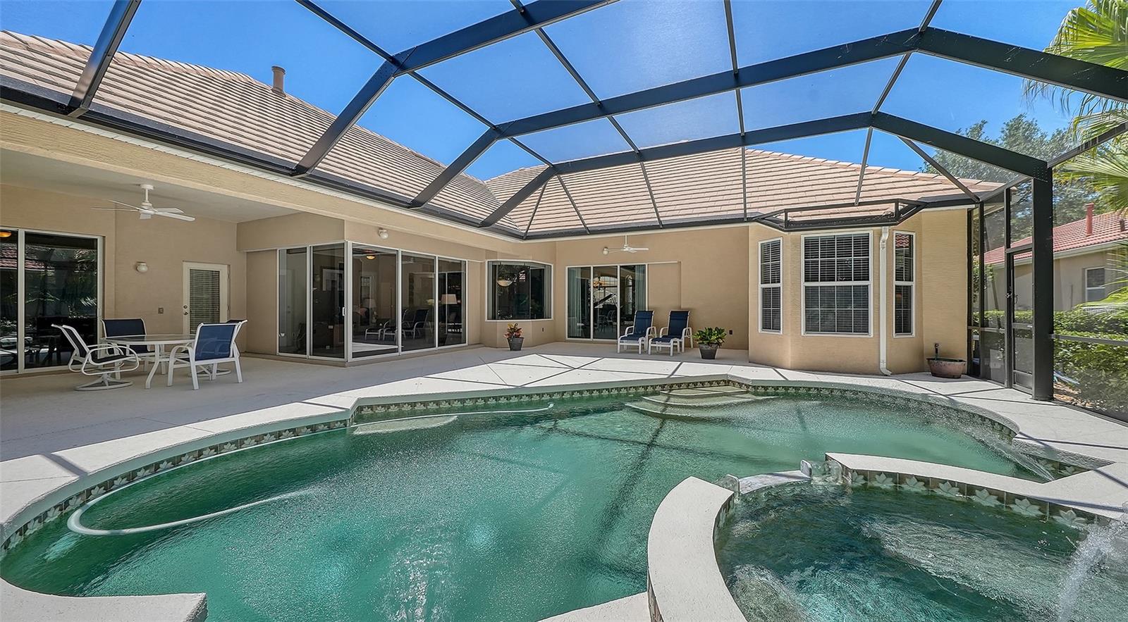 7507 Abbey Gln, Bradenton, FL 34202 photo