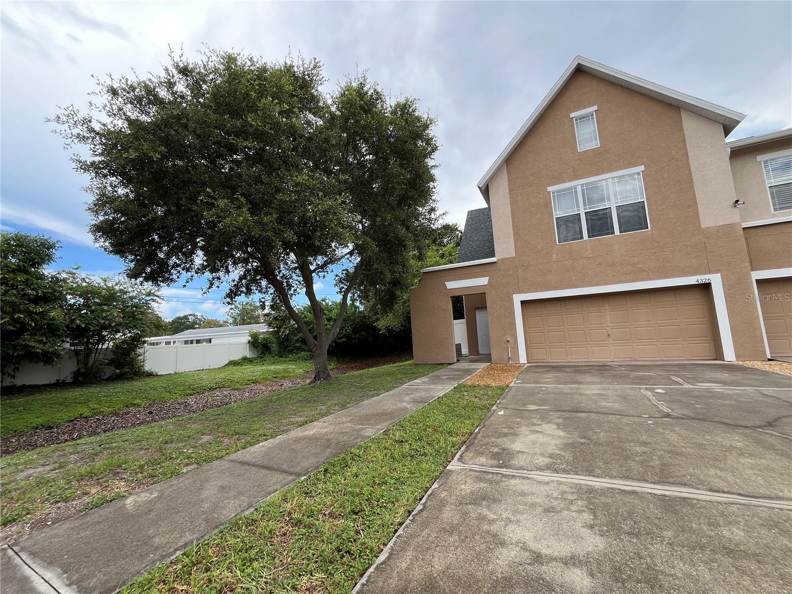4326 Tyler Cir, Saint Petersburg, FL 33709 photo