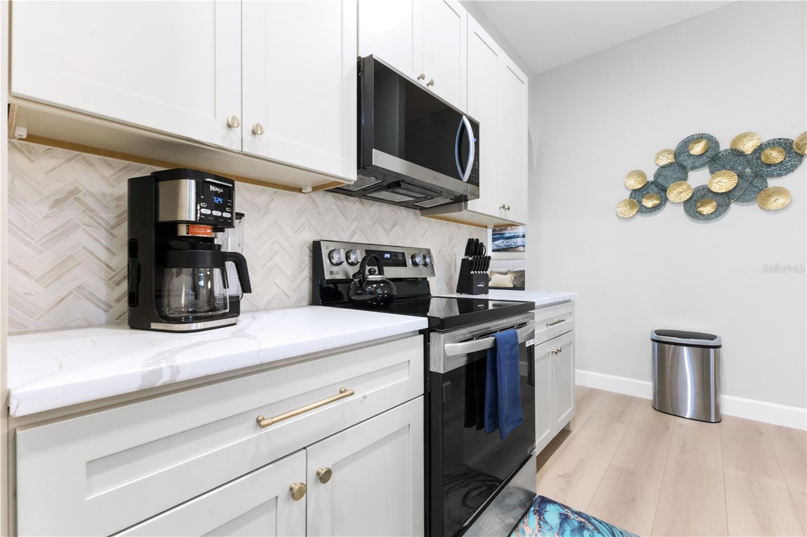 2047 Roselawn St, Sarasota, FL 34231 photo