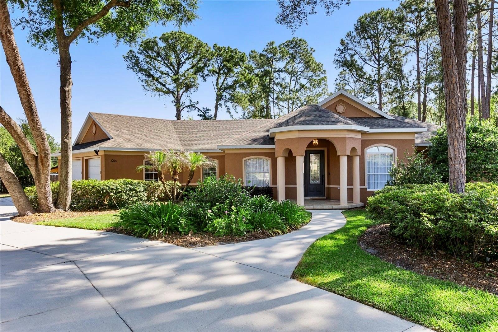 1064 Ceasars Ct, Mount Dora, FL 32757