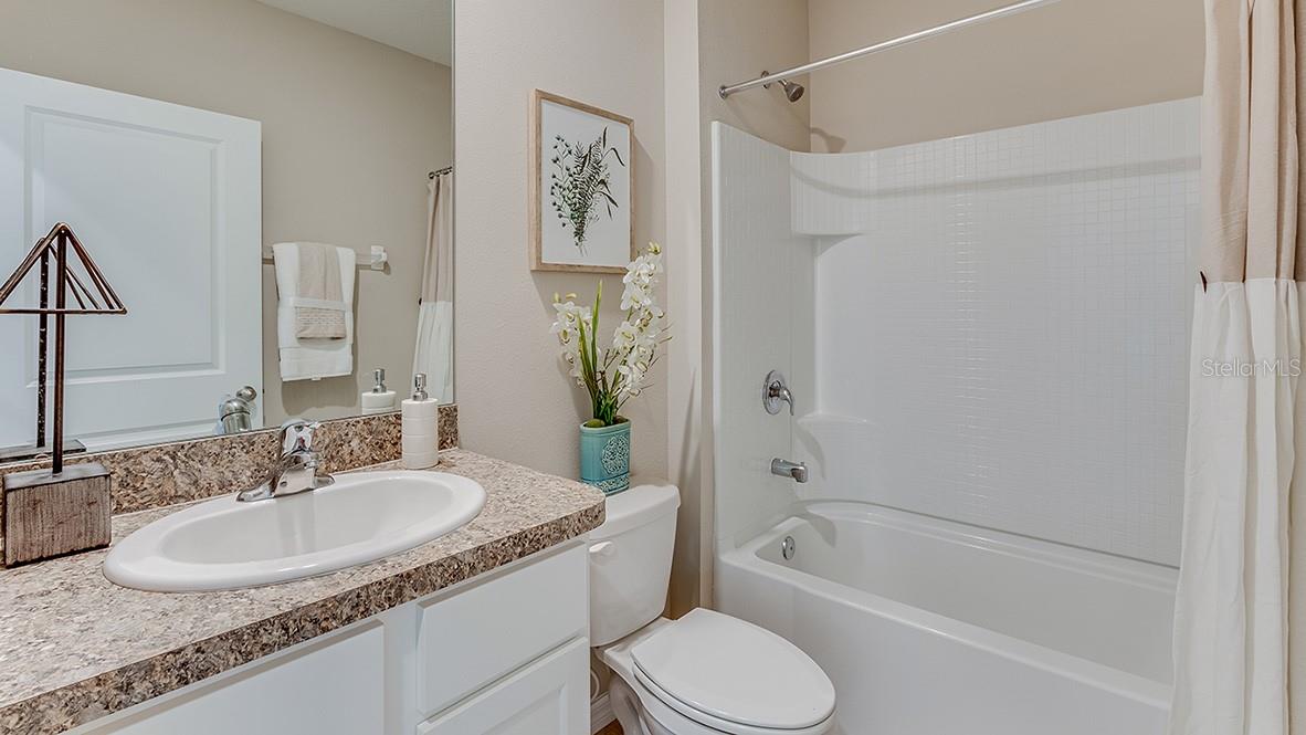 Single Family Residence in NEWBERRY FL 2035 NW 246TH TERRACE 14.jpg