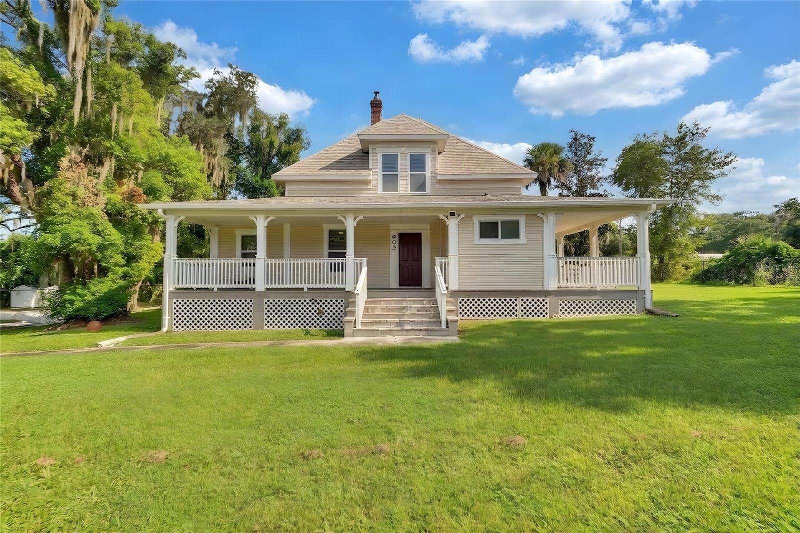 903 New York Ave, Deland, FL 32724