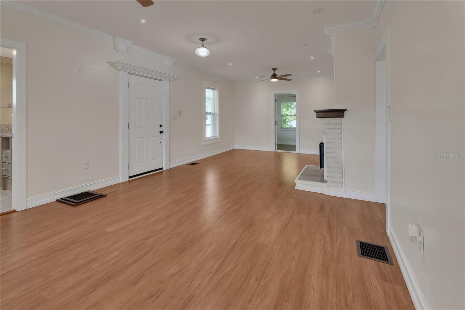903 E New York Ave, Deland, FL 32724 photo