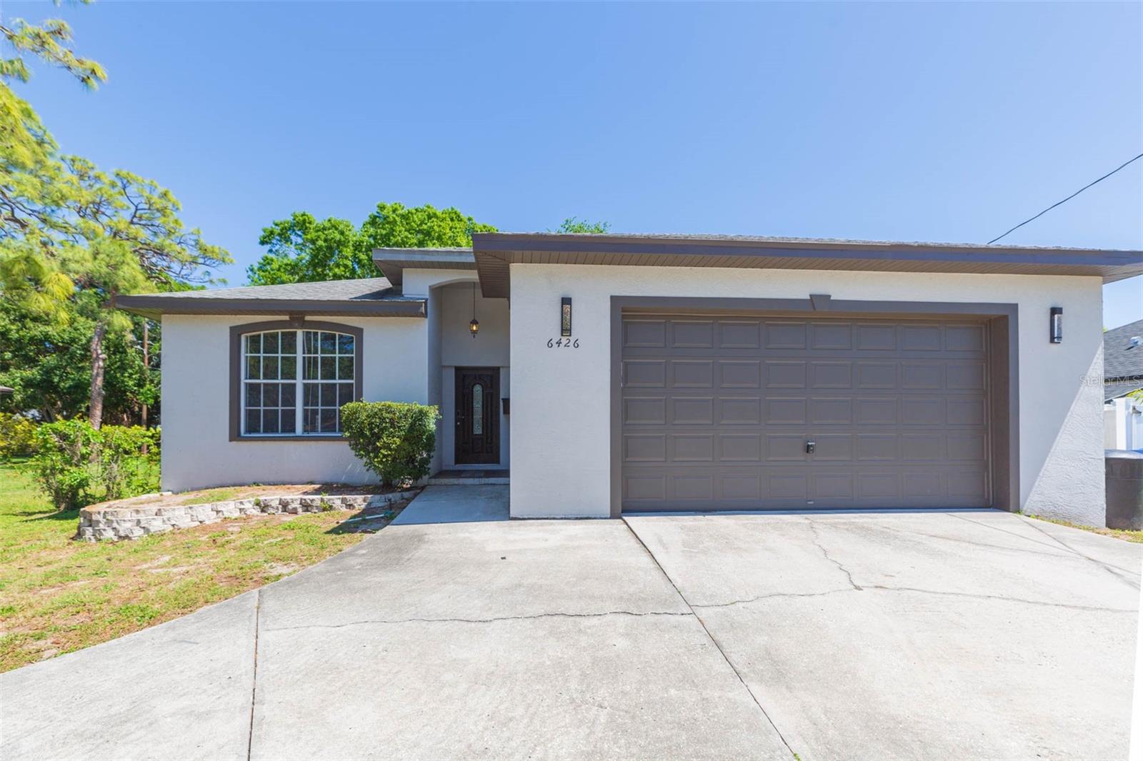 6426 31 St, Saint Petersburg, FL 33712 photo